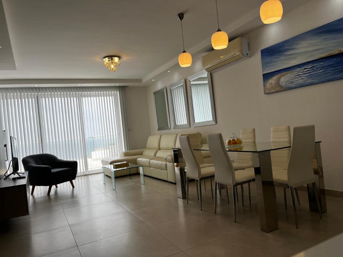 Stunning Penthouse, 2 Bedroom, Heart Of Sliema Bagian luar foto